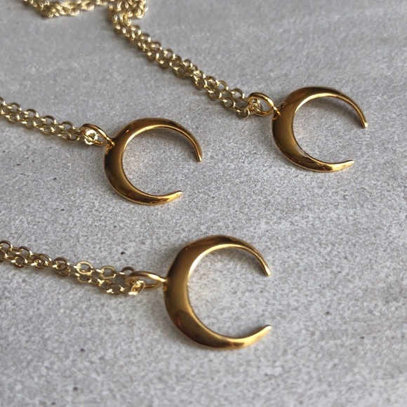 Gold Crescent Moon Charm Necklace 🌙 - Picture 2 of 5